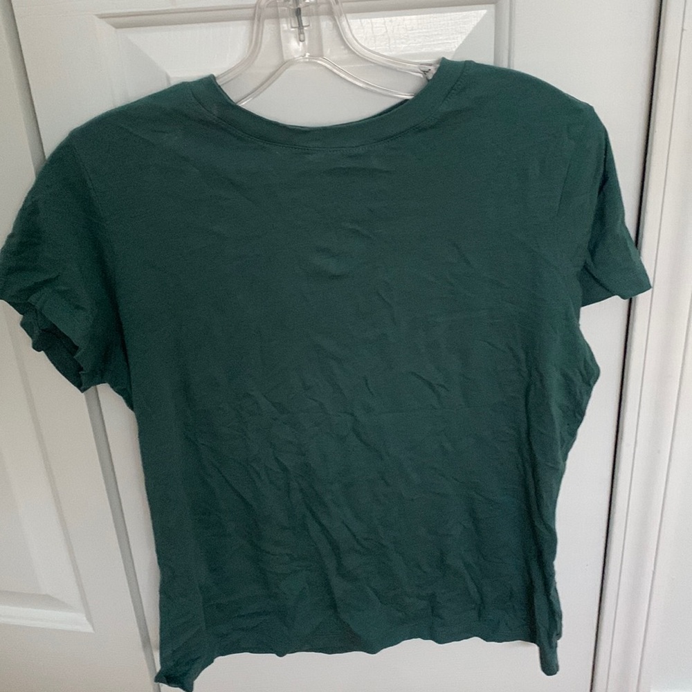 Green shirt sleeve tee in small